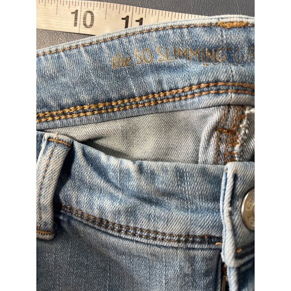 Chicos So Slimming Girlfriend Crop Jeans Chicos Sz 0 US 4 Small Light Wash sha - Picture 6 of 12